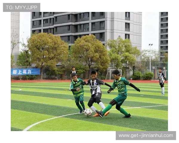 绿茵激战即将上演 谁能在本周末震撼球场掀起风暴 绿茵激战即将上演 谁能在本周末震撼球场掀起风暴